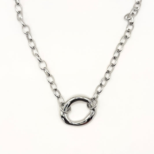Chic necklace