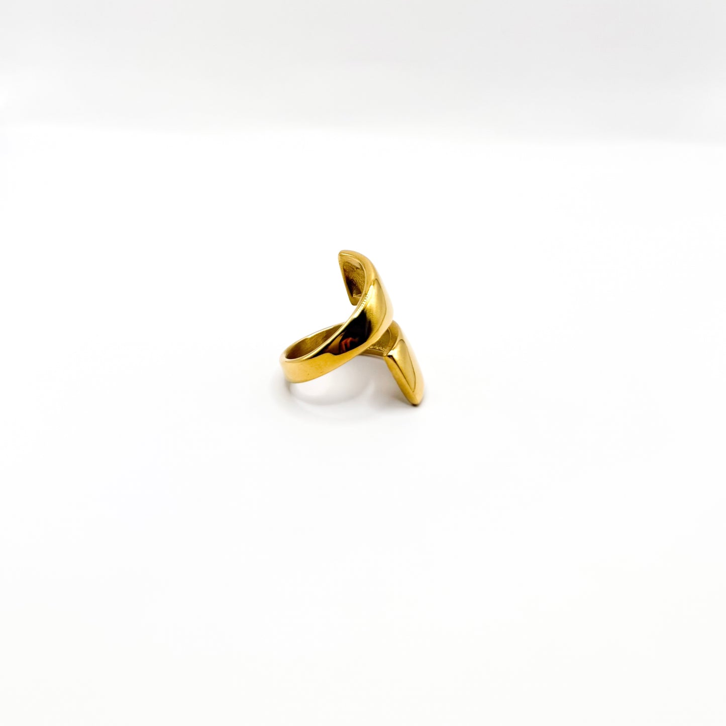 Aureon ring