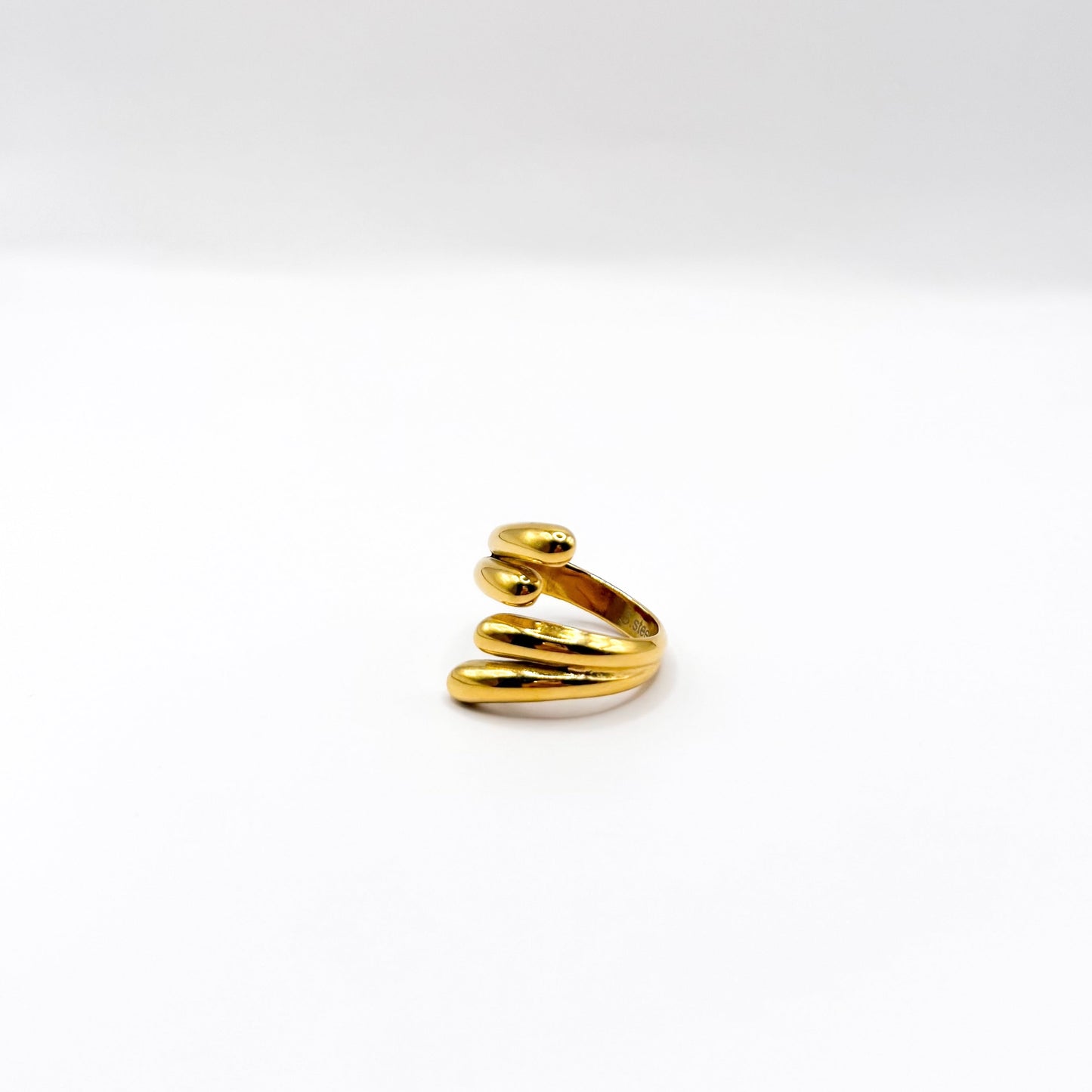 Eclaire ring