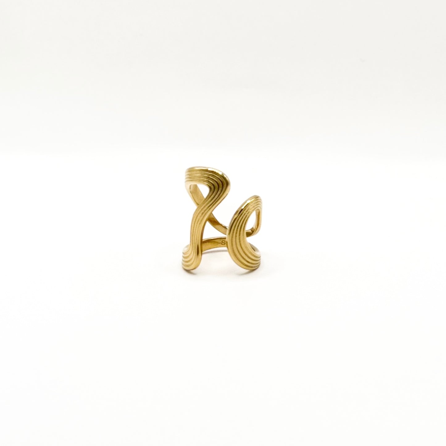 Lyro ring